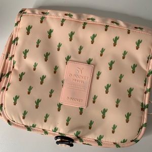 D-Pocket Travel Makeup/Jewelry Case